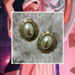 Vintage Jumbo Pearl Earrings
